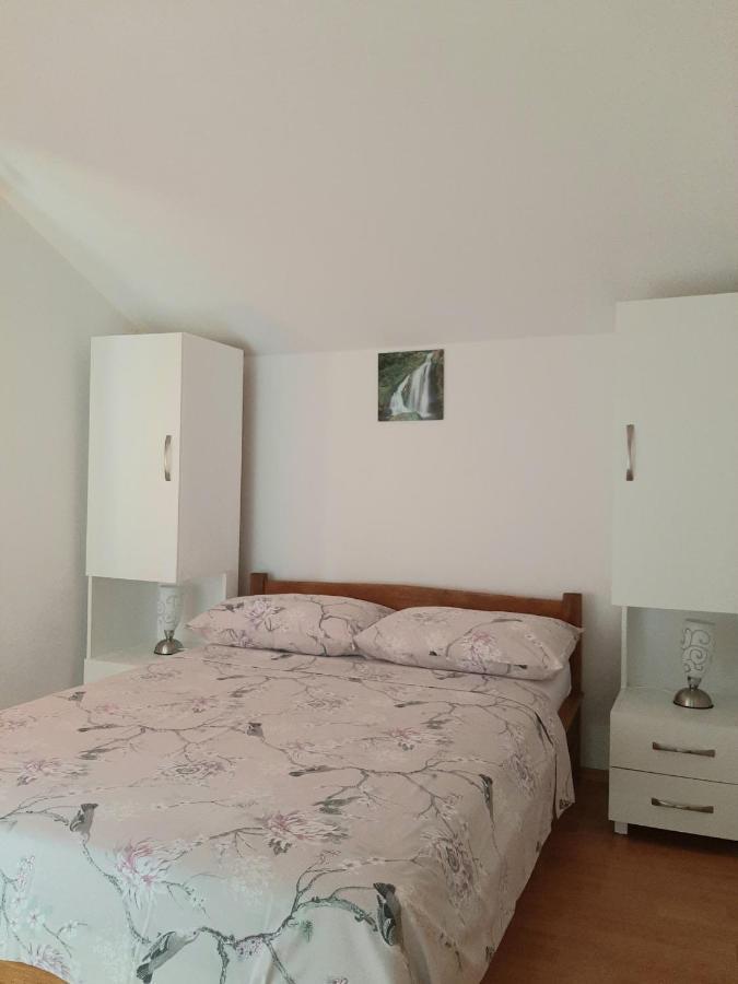 Apartments Cherry Gornji Karin Exterior foto