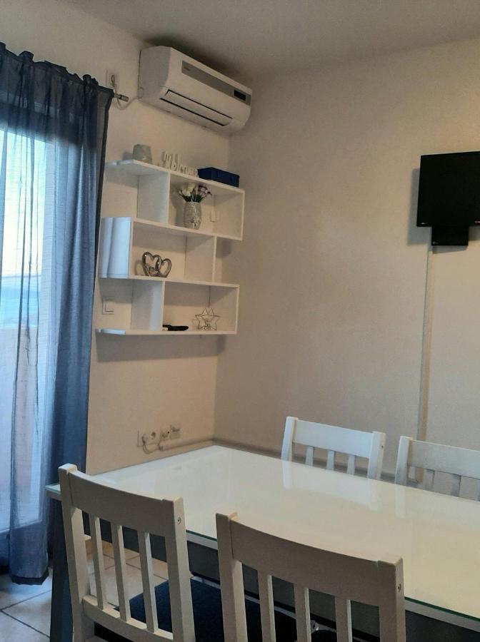 Apartments Cherry Gornji Karin Exterior foto