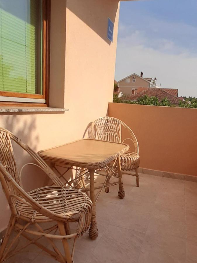Apartments Cherry Gornji Karin Exterior foto
