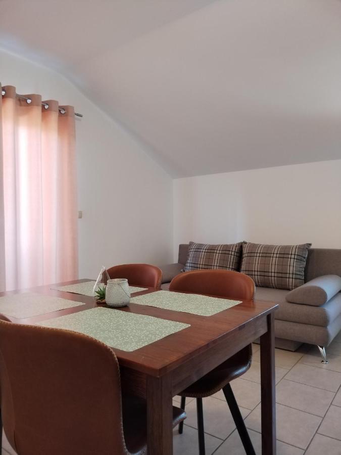 Apartments Cherry Gornji Karin Exterior foto